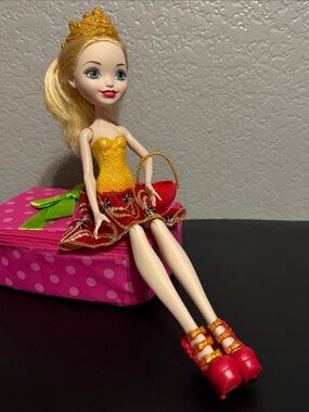 Ever After High Apple White Princess Doll Daughter of Snow White